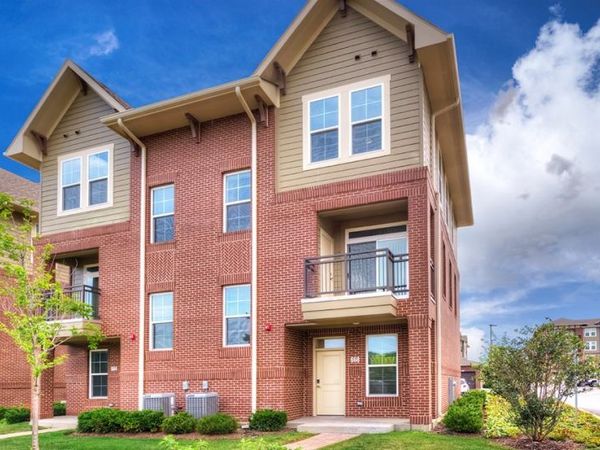 668 E Algonquin Road , Unit 6102, Schaumburg, IL 60173