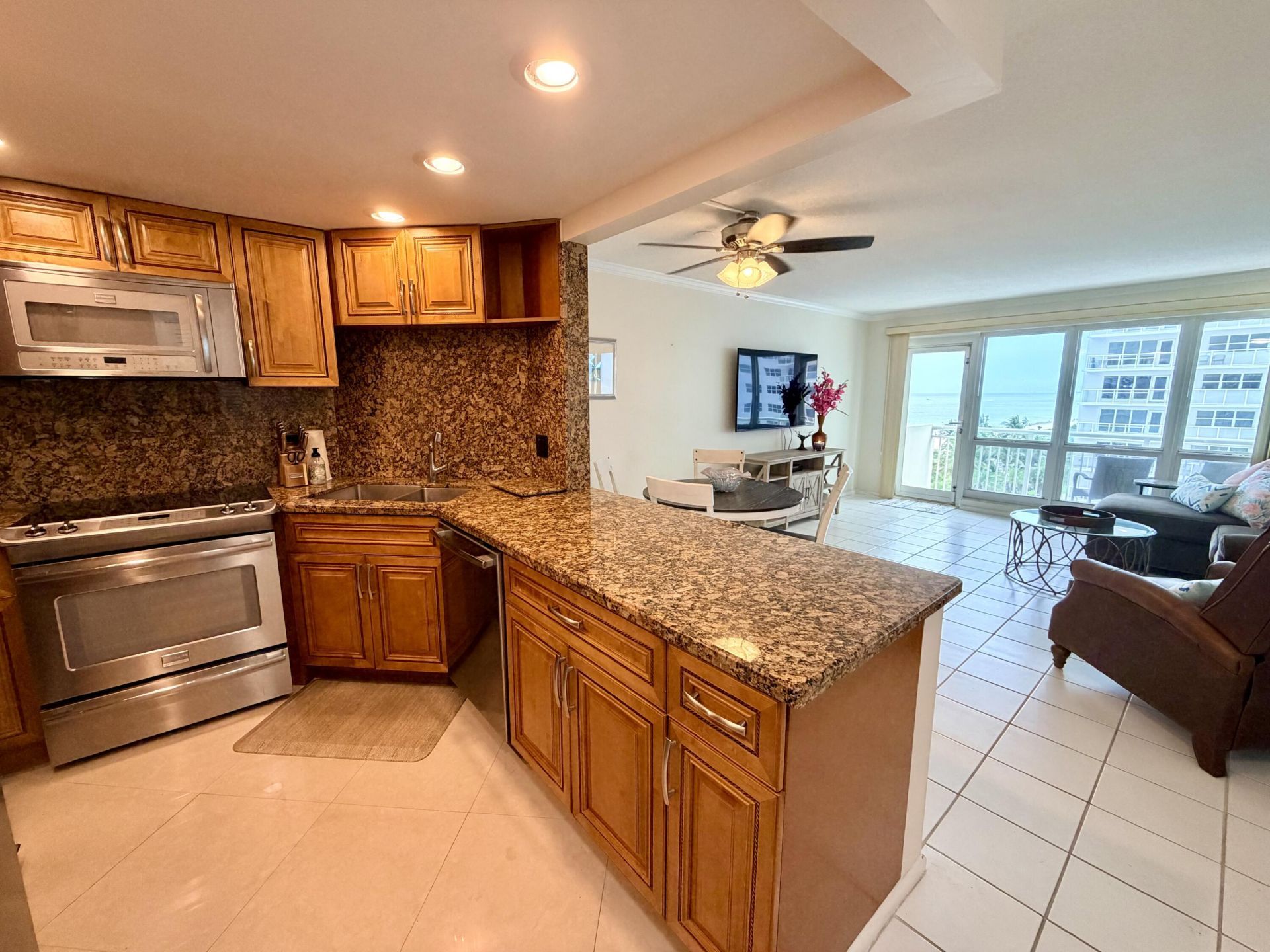 133 N Pompano Beach Boulevard, Unit 709, Pompano Beach, FL 33062 Photo