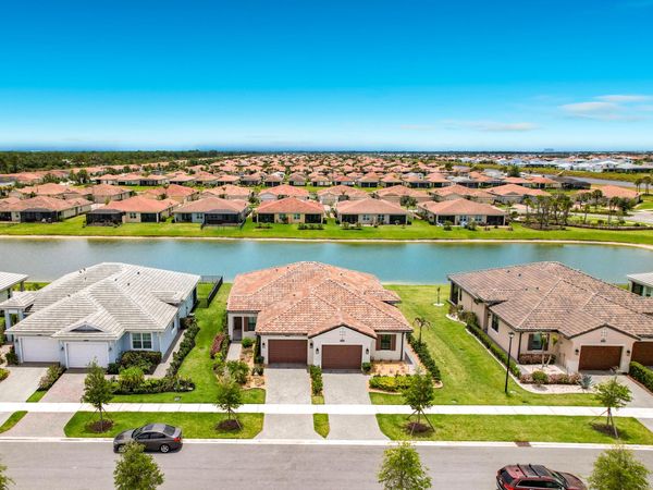 27051 SW Viterbo Way, Port St. Lucie, FL 34986