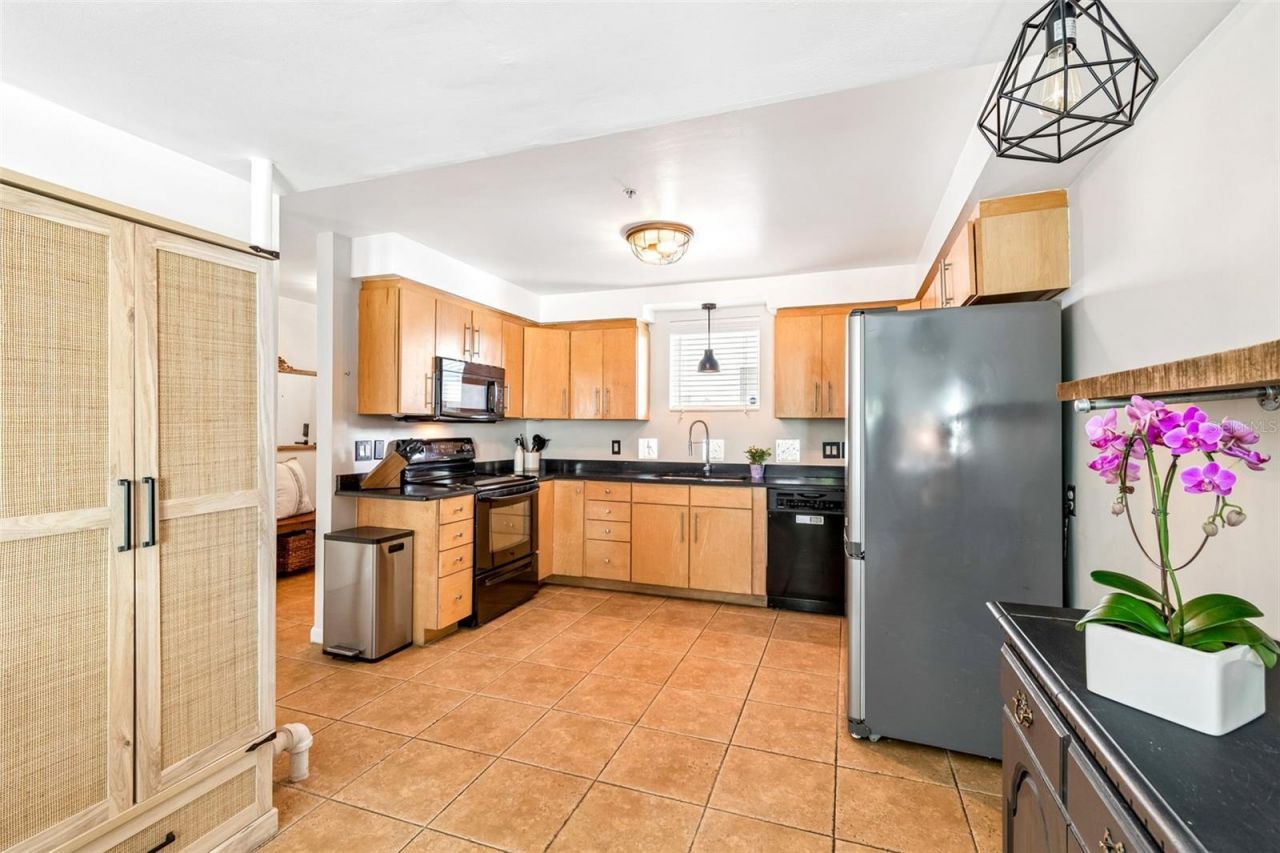4950 Bayshore Boulevard, Unit 30, Tampa, FL 33611 Photo