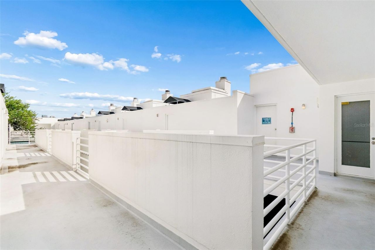 4950 Bayshore Boulevard, Unit 30, Tampa, FL 33611 Photo