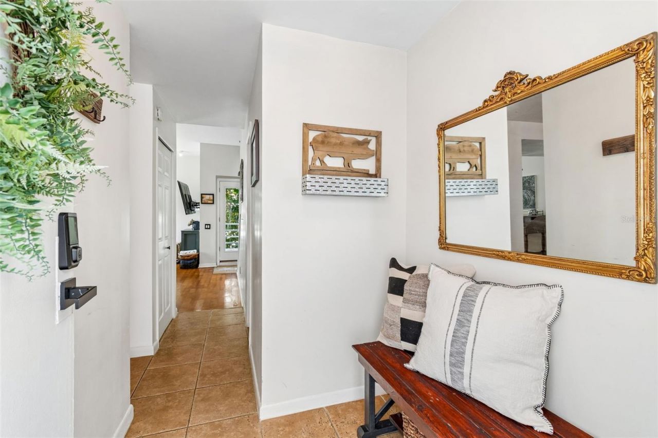 4950 Bayshore Boulevard, Unit 30, Tampa, FL 33611 Photo