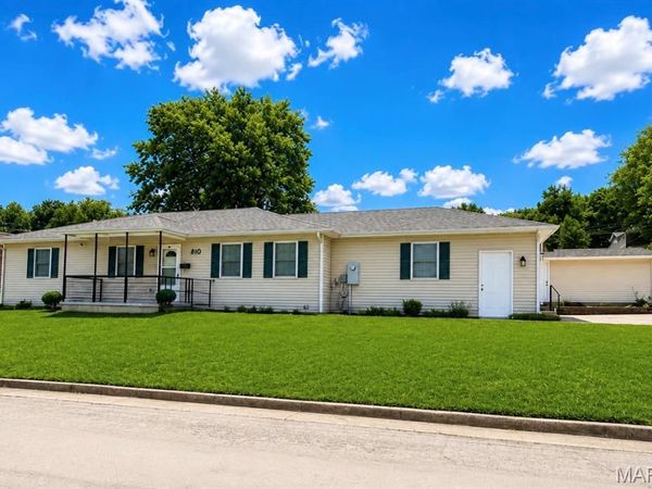 810 Jefferson Street , Hermann, MO 65041