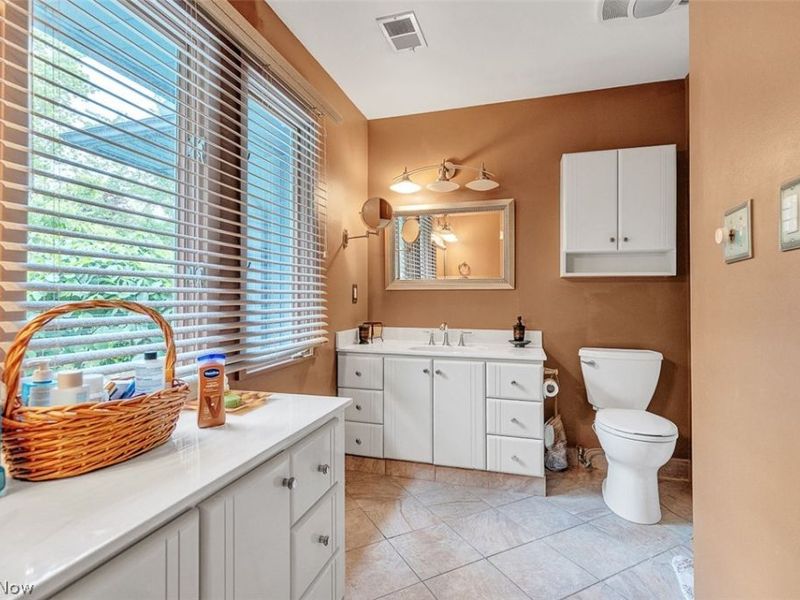 29399 Orangewood Drive, Orange, OH 44122 Photo 24