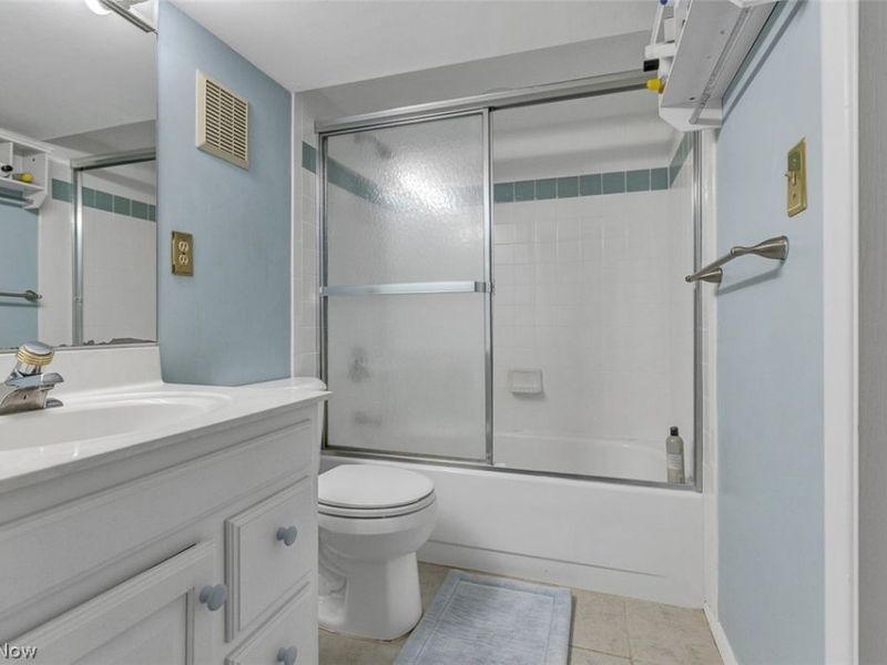 29399 Orangewood Drive, Orange, OH 44122 Photo 37