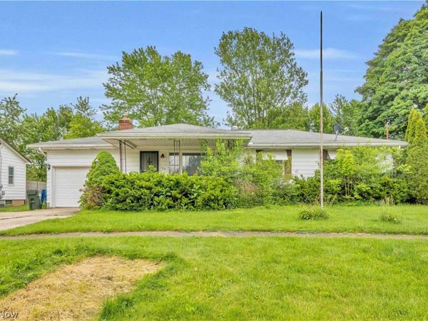 146 East Street , Wellington, OH 44090