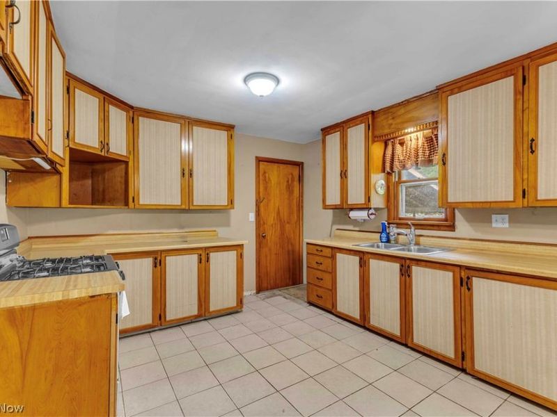 146 East Street, Wellington, OH 44090 Photo 2