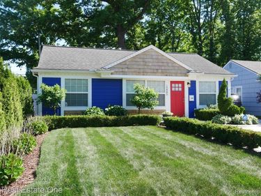 15885 14 Mile Road, Beverly Hills Vlg, MI 48025