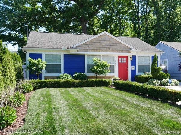 15885 14 Mile Road, Beverly Hills Vlg, MI 48025