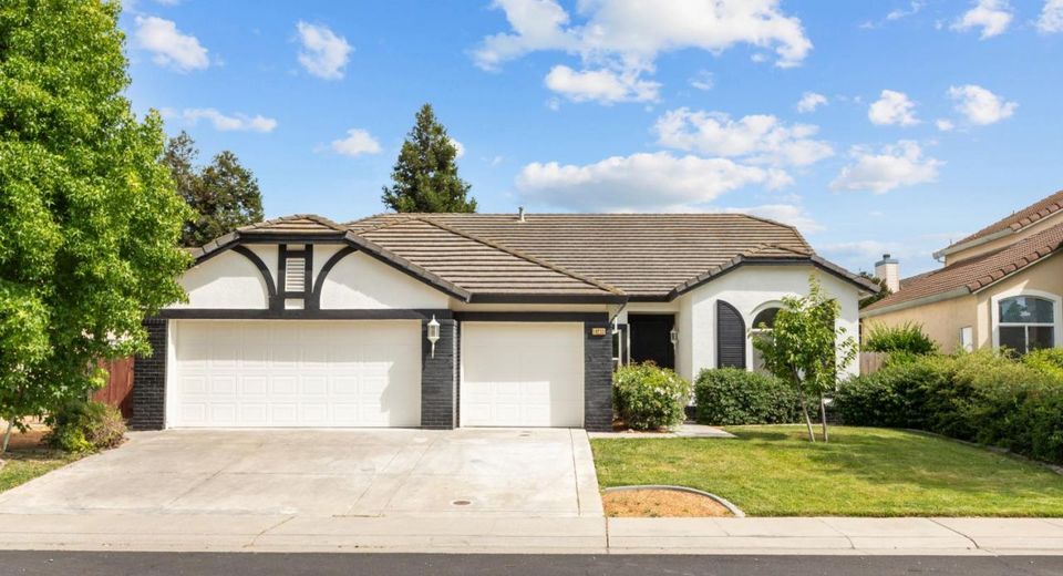 10233 Stathos Dr, Elk Grove, CA 95757 Photo