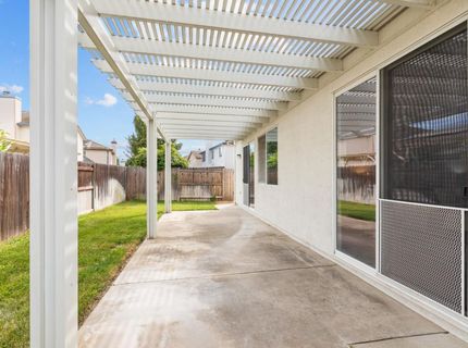 10233 Stathos Dr, Elk Grove, CA 95757 Photo