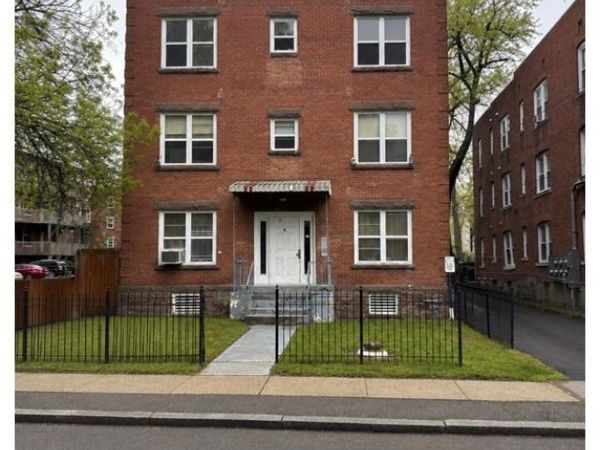 15 Cabot , Hartford, CT 06112