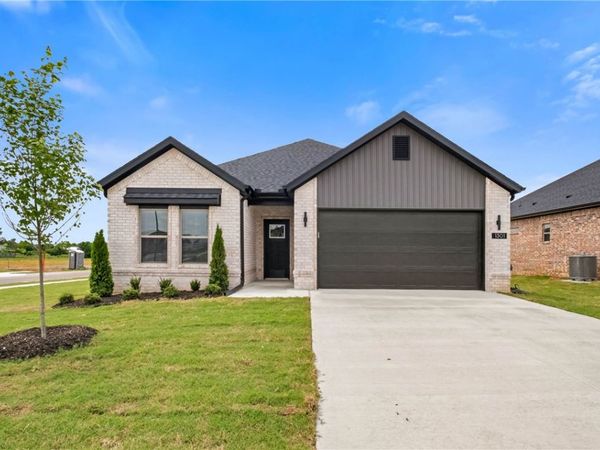 1301 NW 15th Street , Highfill, AR 72734