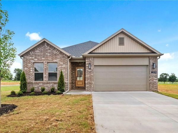 1408 NW Nicole Street , Highfill, AR 72734
