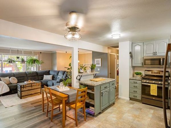6190 S COUNTRY HILLS DR, Taylorsville, UT 84129