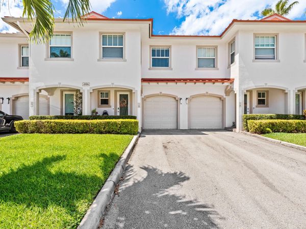 4086 W Palm Aire Drive, Unit 18, Pompano Beach, FL 33069
