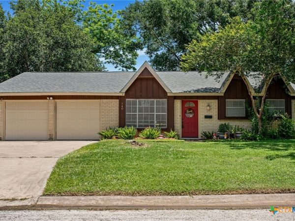 740 Willowick Drive , Port Lavaca, TX 77979
