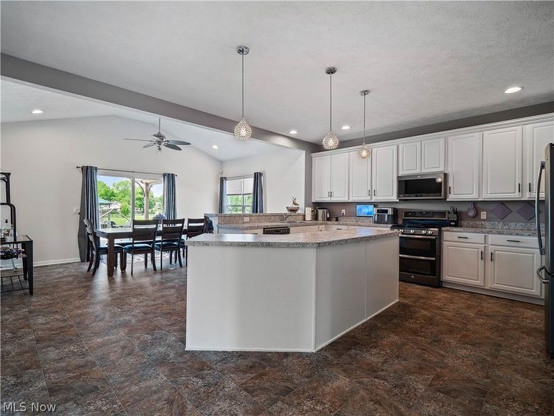 9020 Ichabod Drive, North Ridgeville, OH 44039 Photo 4