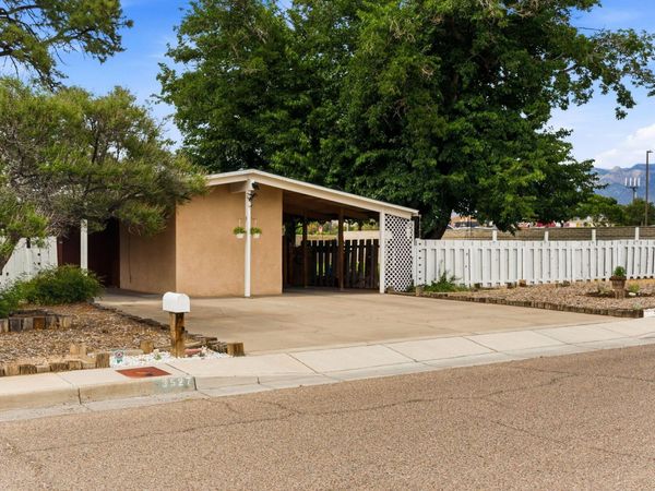 3527 Hendrix Road NE, Albuquerque, NM 87107