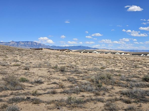 2735 Marksburg Avenue NE, Rio Rancho, NM 87144