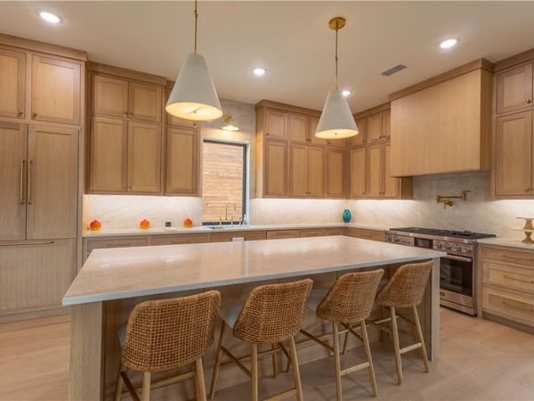 212 SW Glover Street, Bentonville, AR 72712