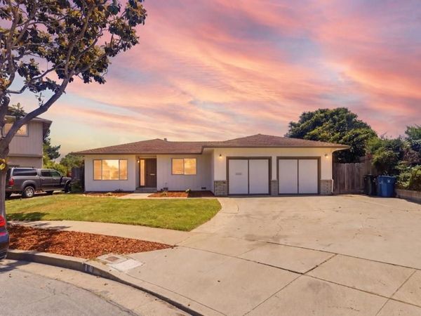 10 Saint Regis Circle, Salinas, CA 93905