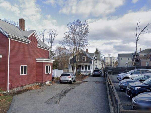 32 Maple St, Waltham, MA 02453