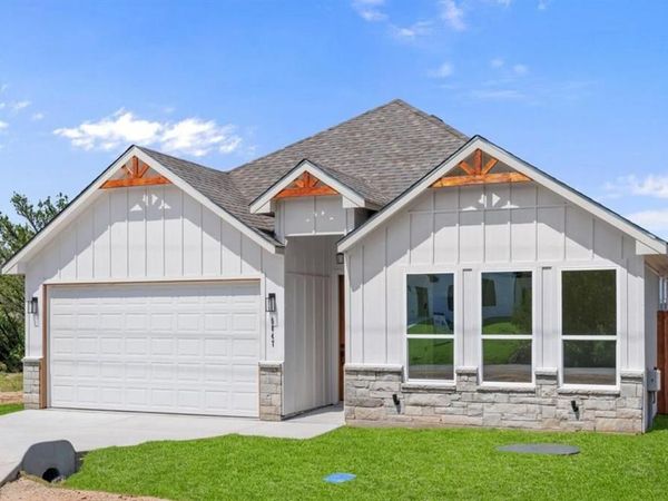 5847 Black Pine Circle, Granbury, TX 76048