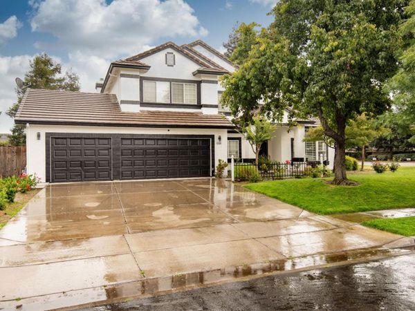 3200 Brookstone Dr, Turlock, CA 95382