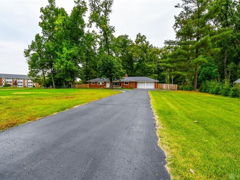 7821 Lois Circle, Miami Township, OH 45459 Photo 3