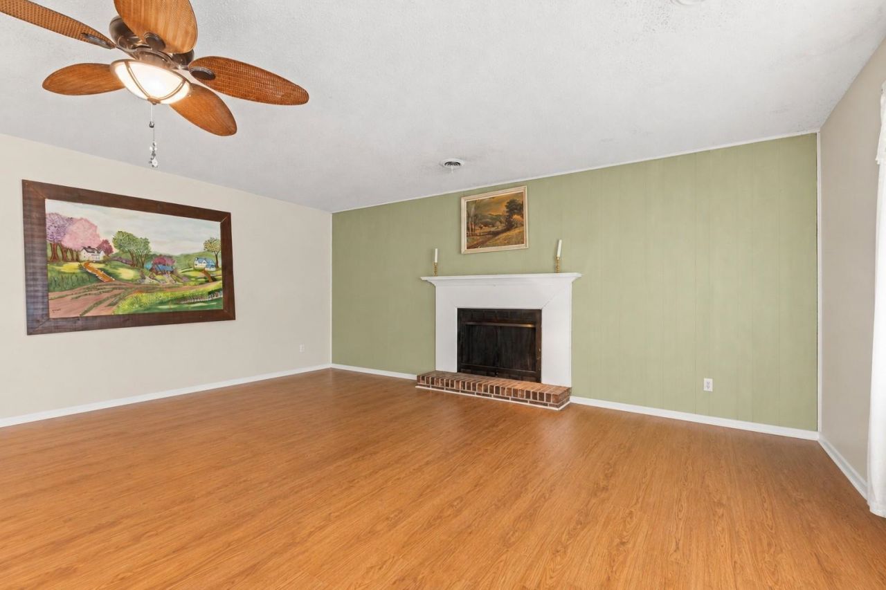 1451 Forestbrook Rd.  Photo 7