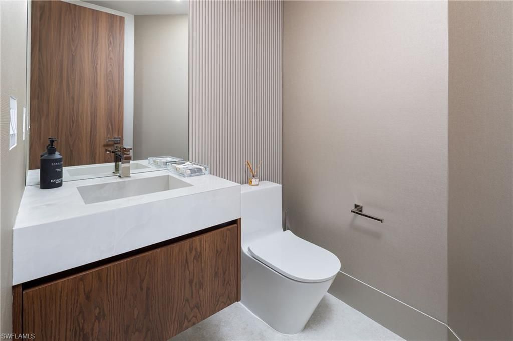 410 Flagship Dr , Unit 903, Naples, FL 34108 Photo