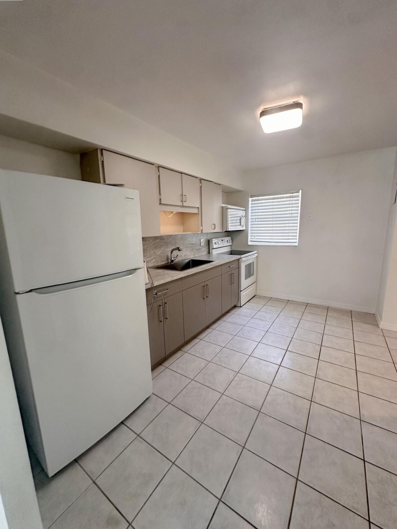 100 NW 52nd Street, Fort Lauderdale, FL 33309 Photo
