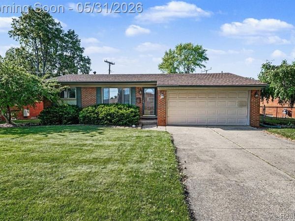 39227 Farmhill Drive, Sterling Heights, MI 48313