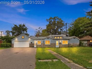 7268 Chalmers Avenue, Warren, MI 48091