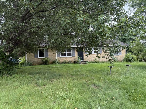 201 Ambrose Dr , Clarksville, TN 37042