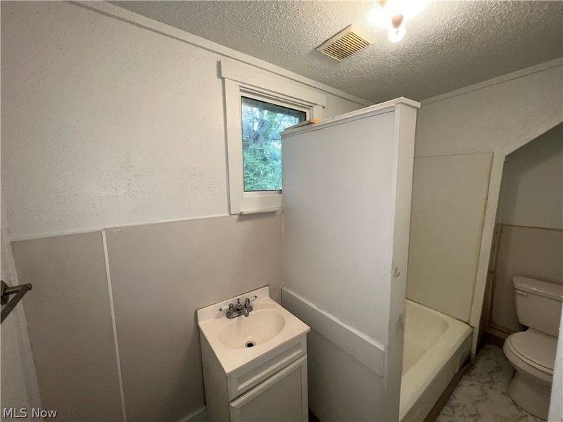 1409 Curtis Street, Akron, OH 44301 Photo 9