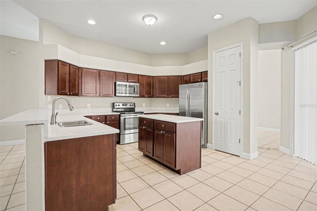 5535 Summerland Hills Drive, Lakeland, FL 33812 Photo