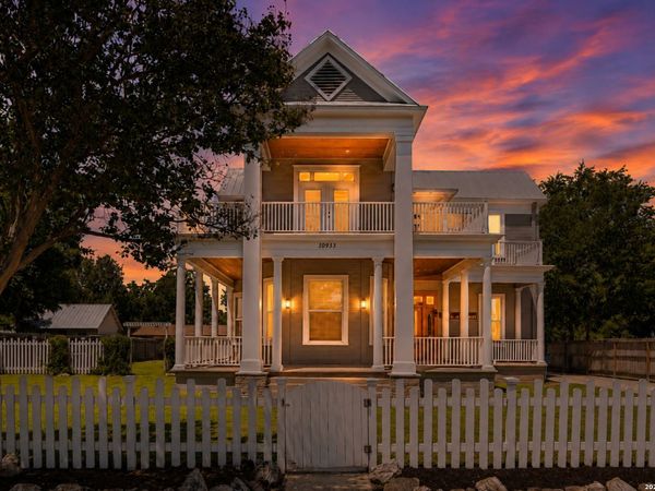 10933 Castro Ave, LaCoste, TX 78039