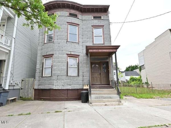 618 Clinton Avenue, Albany, NY 12206