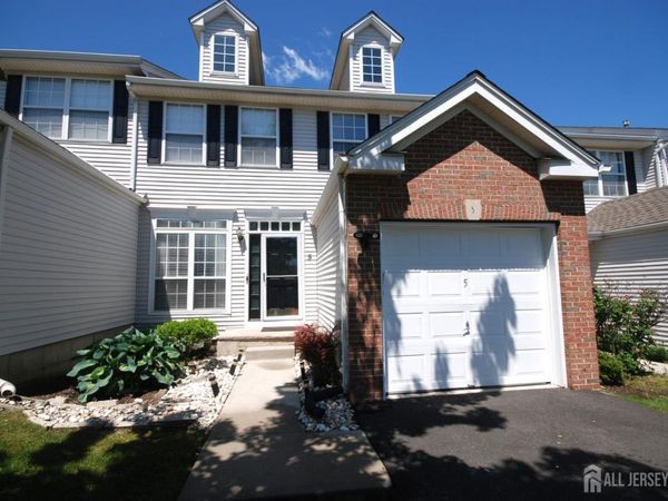 5 Schlottfeld Lane, Parlin, NJ 08859