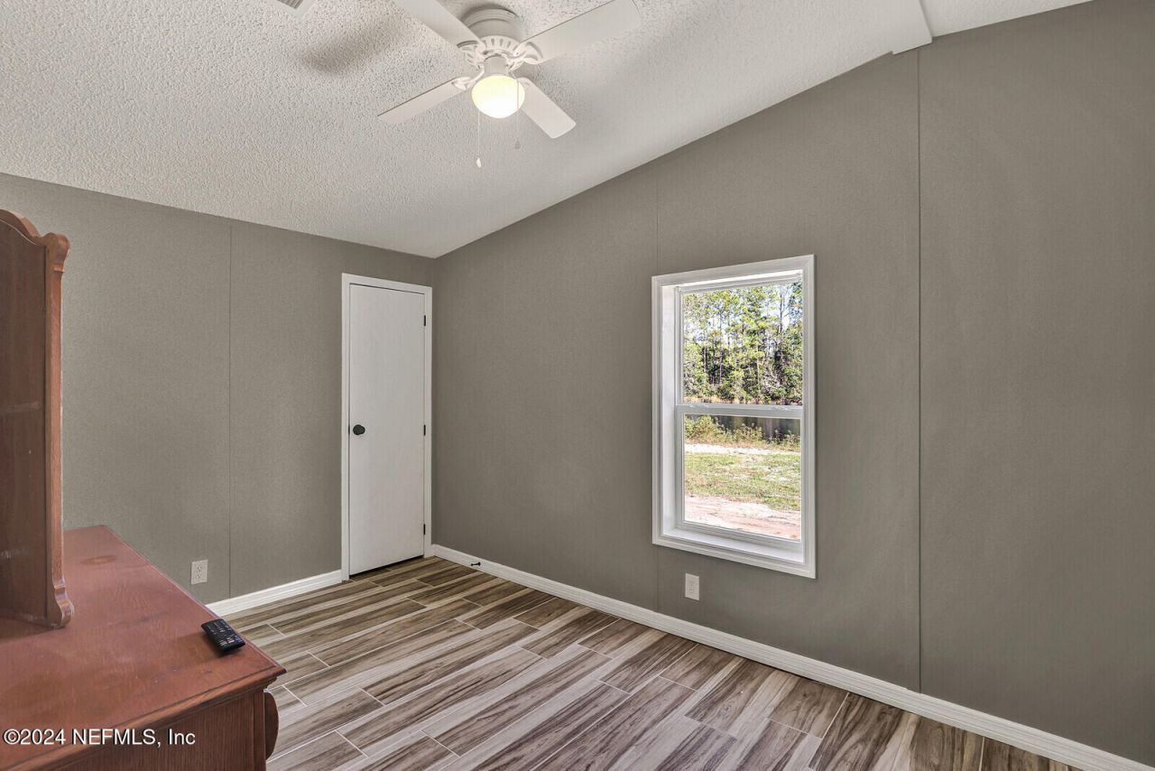 141 Woods Road, San Mateo, FL 32187 Photo