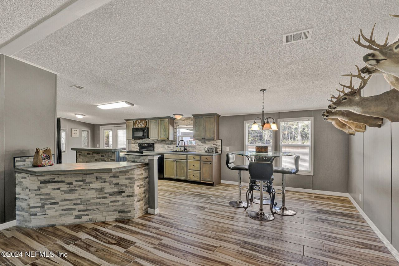 141 Woods Road, San Mateo, FL 32187 Photo