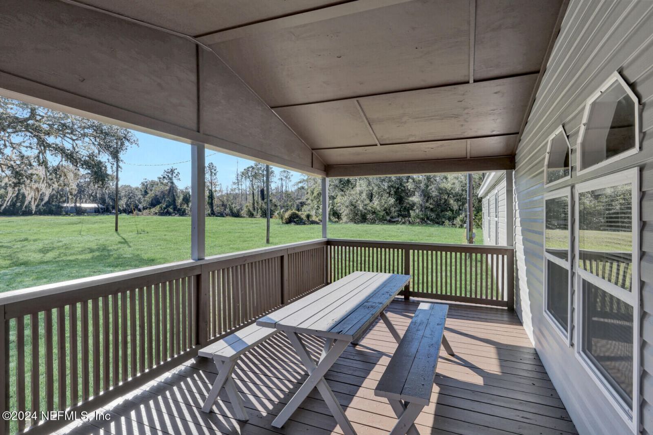 141 Woods Road, San Mateo, FL 32187 Photo