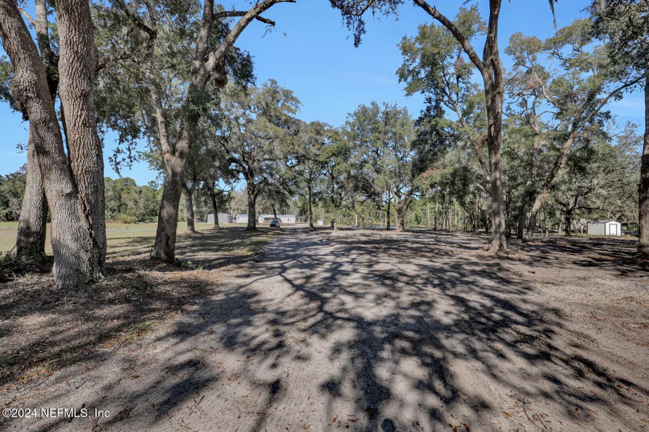 141 Woods Road, San Mateo, FL 32187 Photo