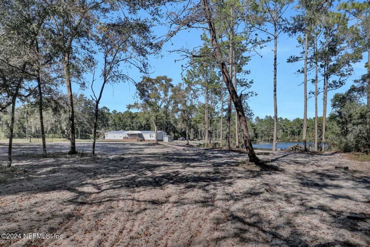 141 Woods Road, San Mateo, FL 32187 Photo