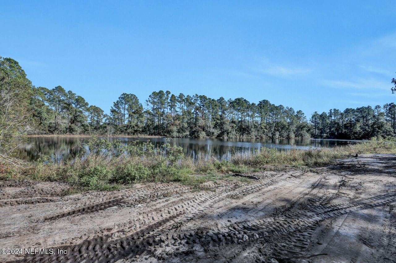 141 Woods Road, San Mateo, FL 32187 Photo