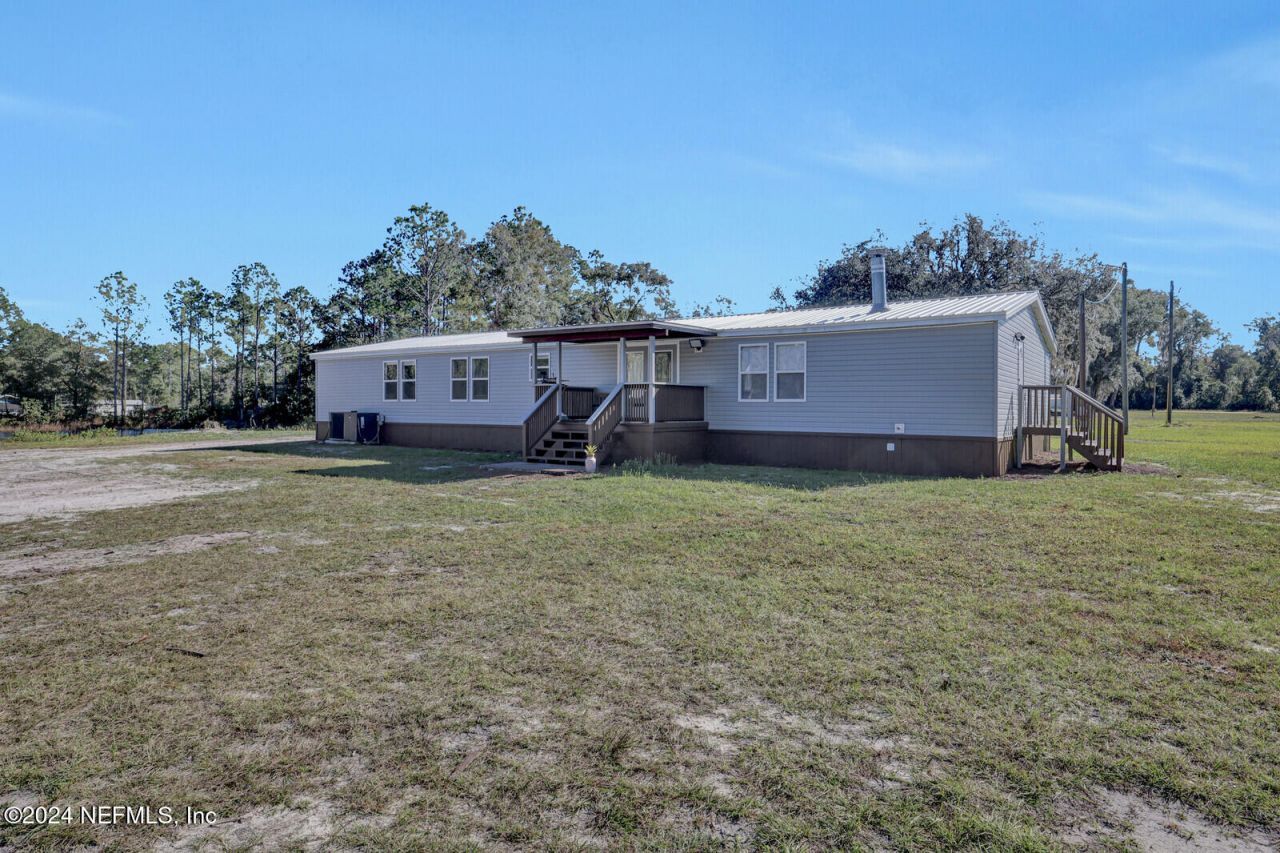 141 Woods Road, San Mateo, FL 32187 Photo