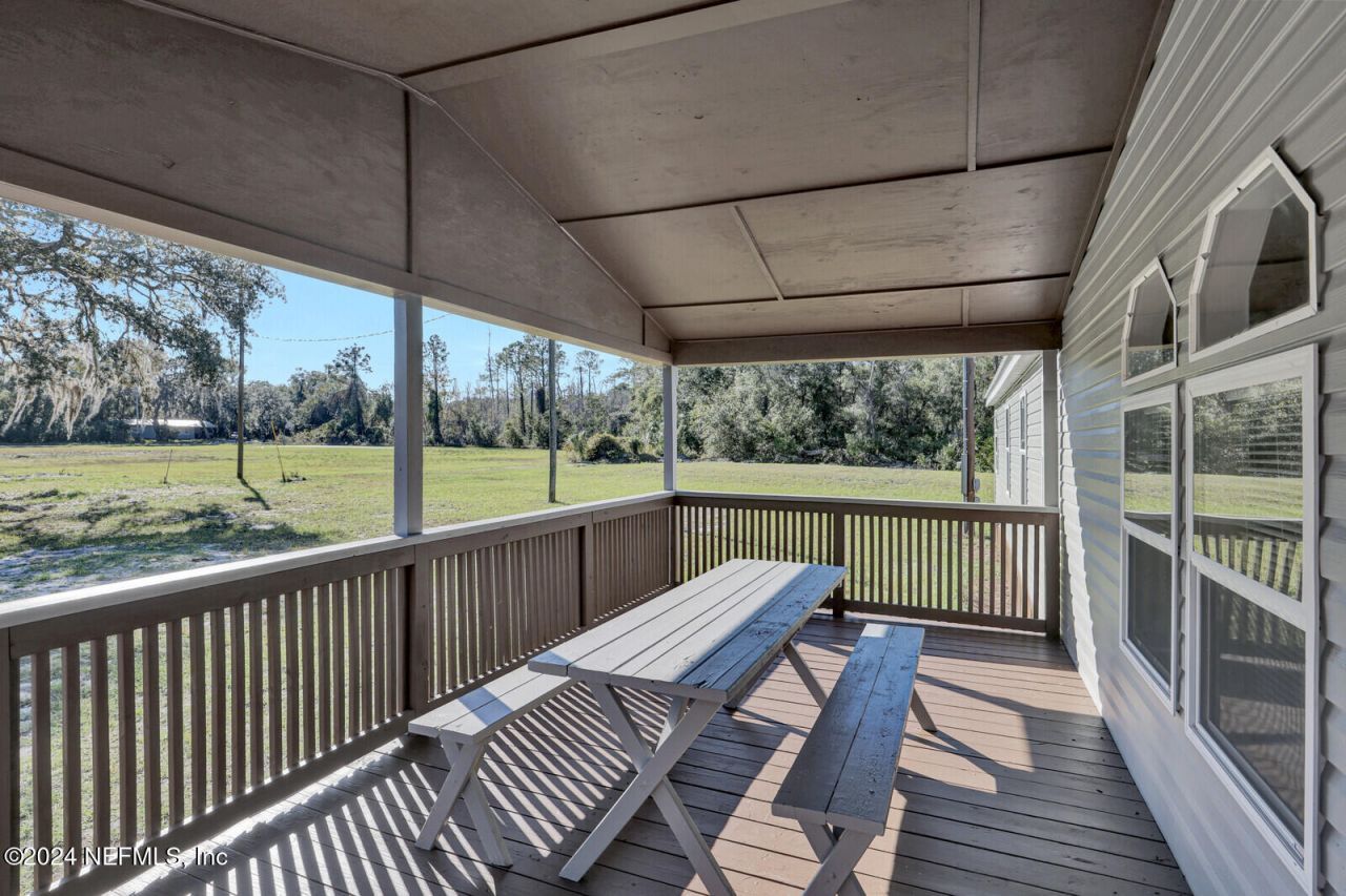141 Woods Road, San Mateo, FL 32187 Photo