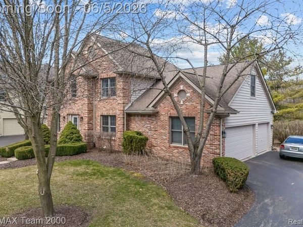 5681 WOODFIELD Parkway, Grand Blanc Twp, MI 48439